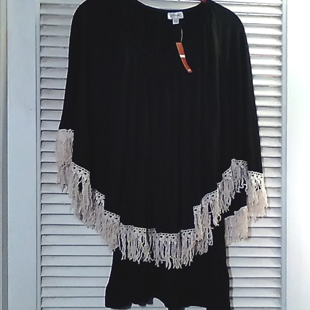 Avenue  Poncho top with white fringe & attached tank. Size 18/20. NWT